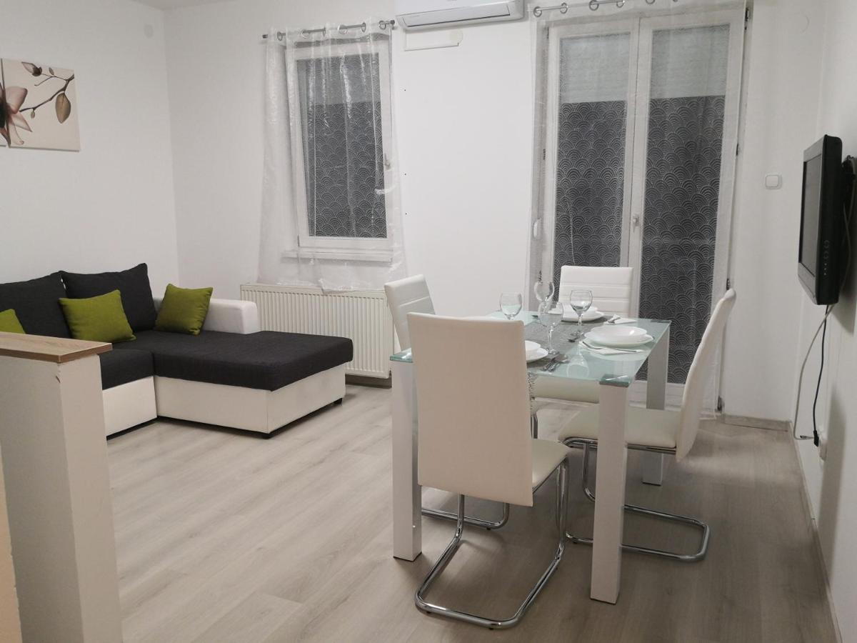 Oasis Apartman Szeged Exteriör bild